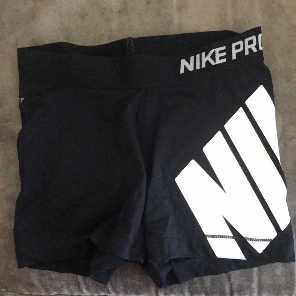 Black Nike pro